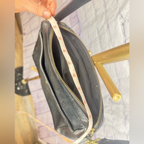 Etienne Aigner vintage black leather purse with gold accents - Picture 11 of 11